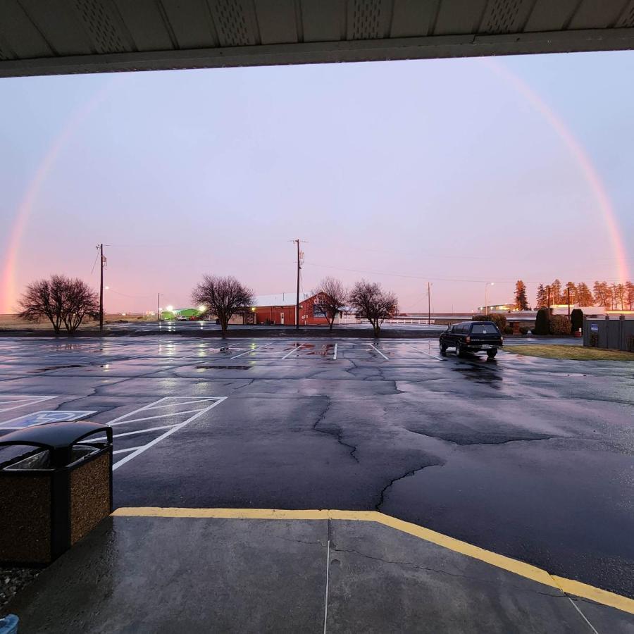 Days Inn By Wyndham Ritzville מראה חיצוני תמונה
